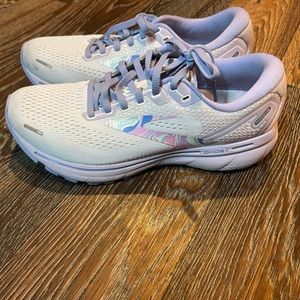 Brooks Womens 8.5